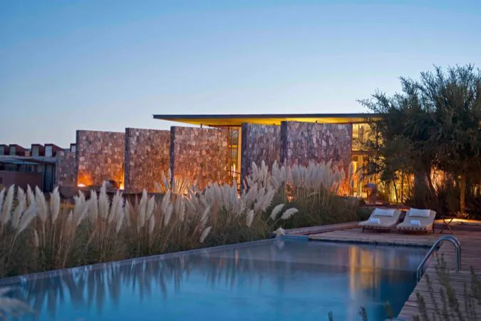 Tierra_Atacama_wood_pool