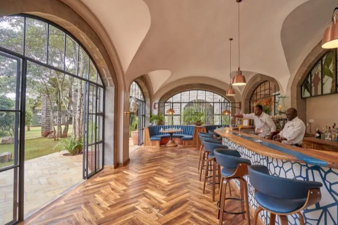 giraffe_manor_daisy_cafe
