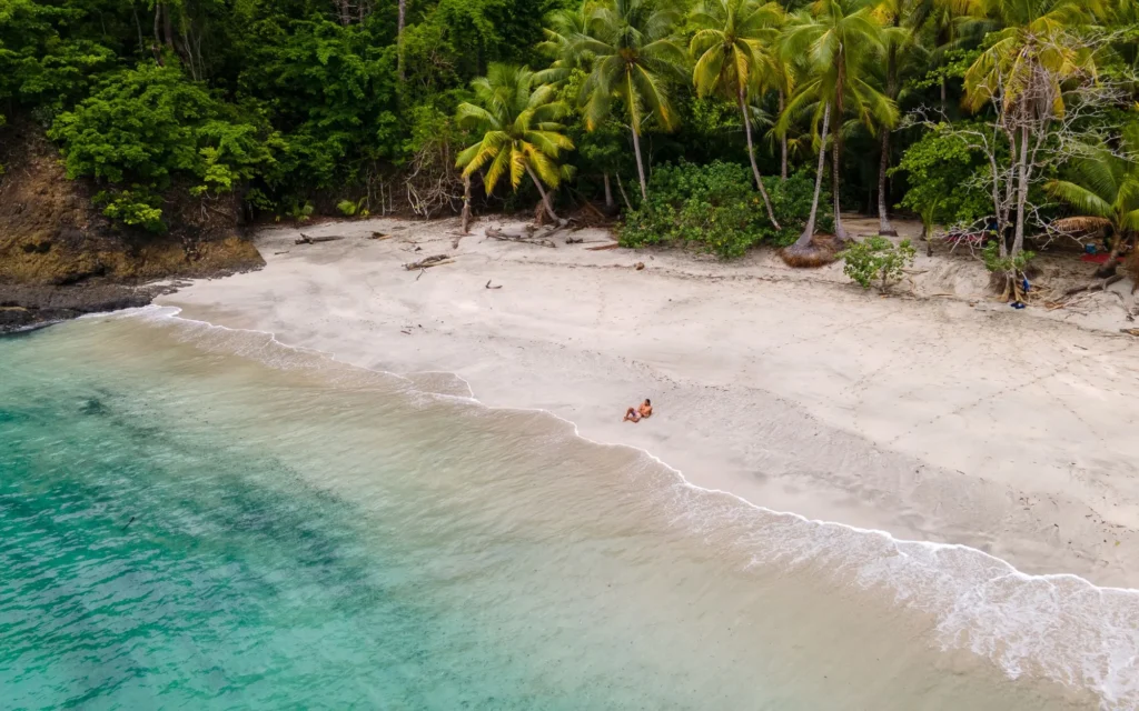 Isla_Palenque_private_beach_hotel_panama