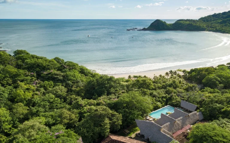 Morgans_Rock_Nicaragua