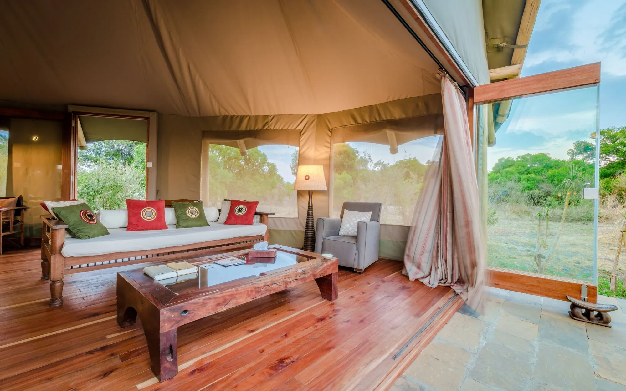 luxury_tented_camp_african_safari_hotel