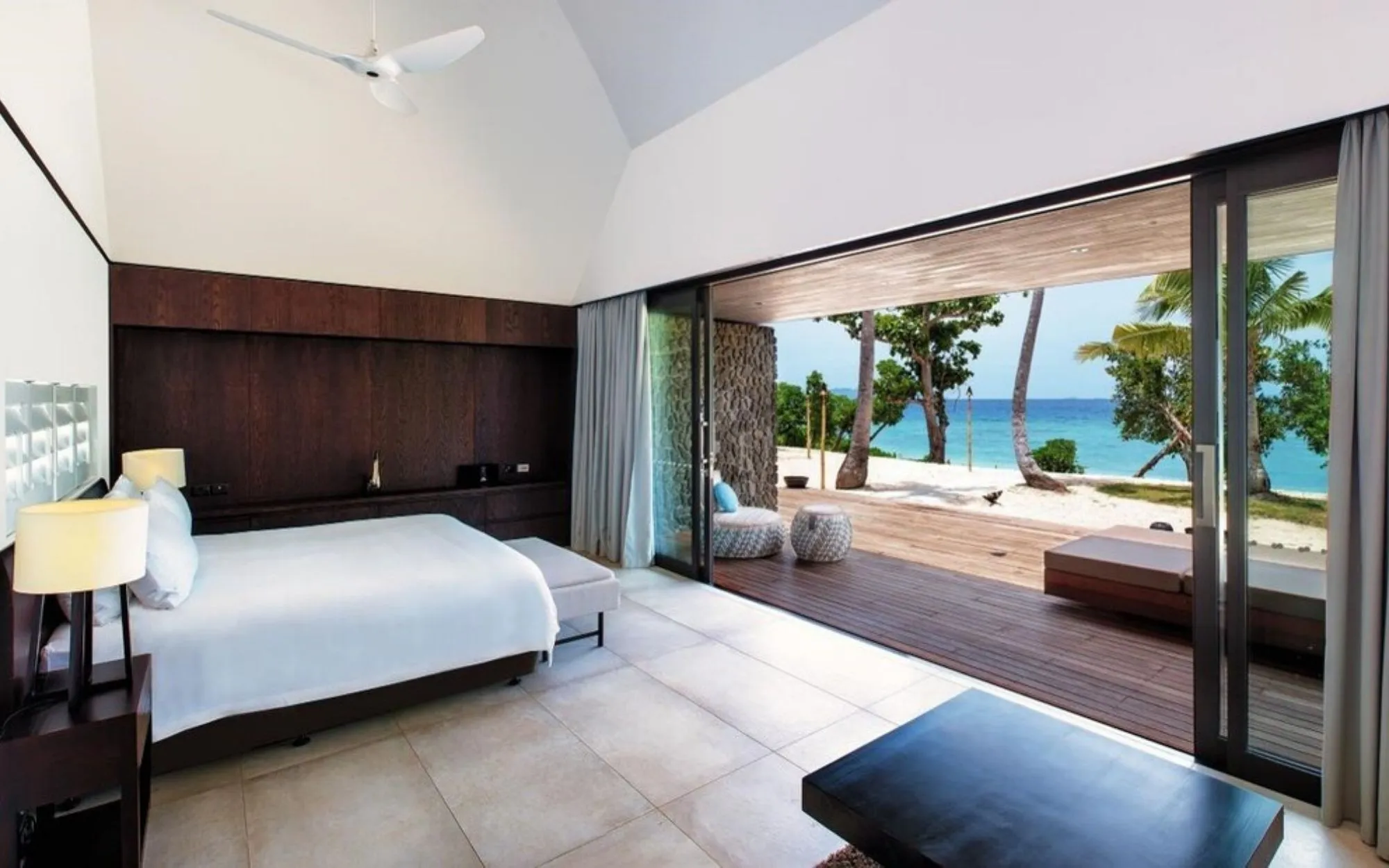 Private_luxury_villa_in_fiji