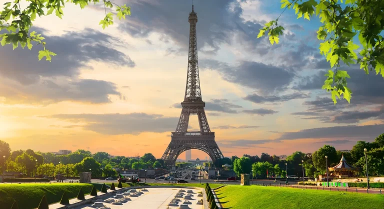 Paris_Eiffel_tower
