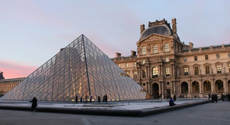 Louvre_Paris