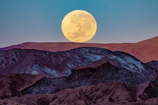 desert_moon_atacama