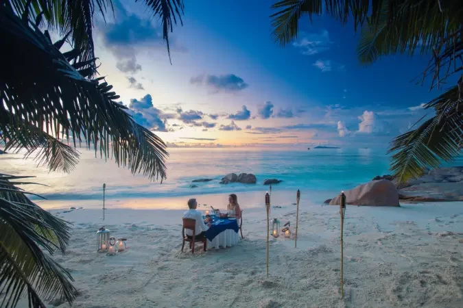 Cousine_island_romantic_dinner