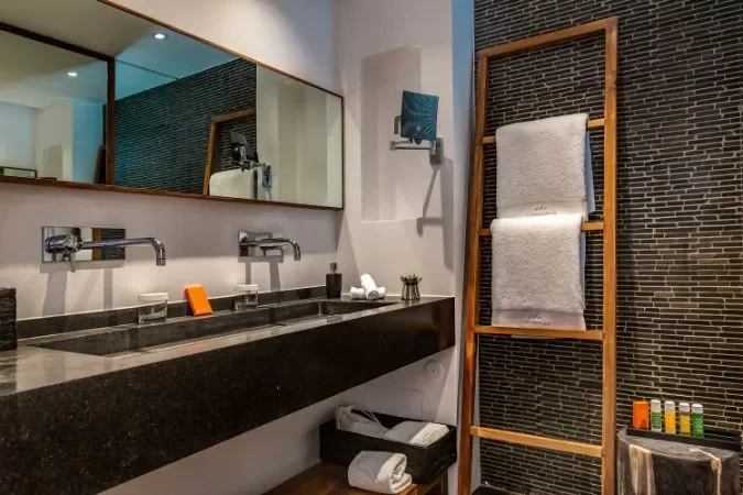 Christopher_hotel_rooms