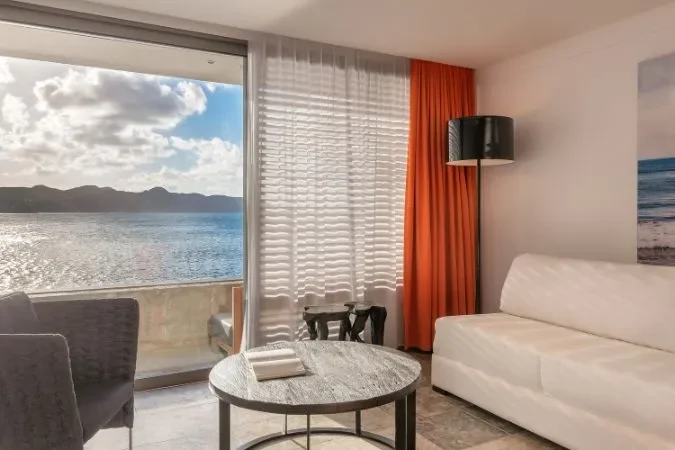 Christopher_hotel_rooms