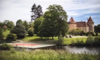 floating_tennis_court