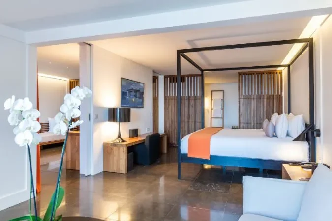 Christopher_hotel_rooms