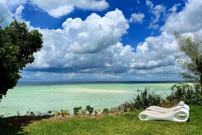 beachfront_hotel_Zanzibar