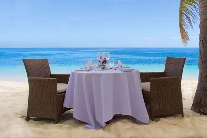 vomo_fiji_romantic_Dinner