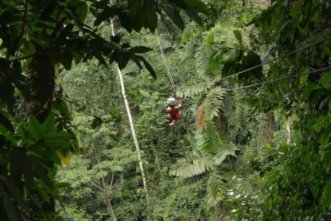 Arenas_del_Mar_zipline