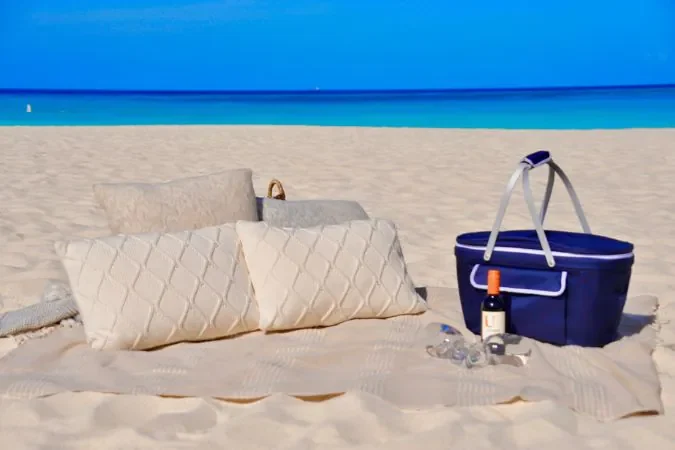 Bucuti_Tara_Aruba_picninc_beach