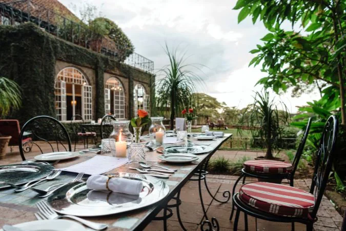 The_retreat_at_giraffe_manor_outdoors_dining