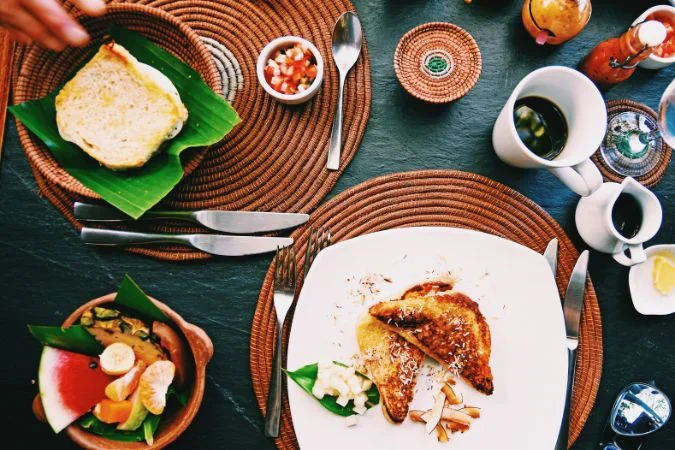 Jicaro_island_breakfast