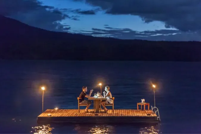 Jicaro_island_romantic_dinner