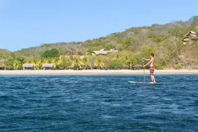 Morgans_rock_paddle_boarding