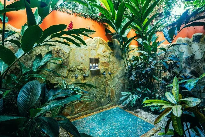 nayara_gardens_pool_villa_outdoors_shower