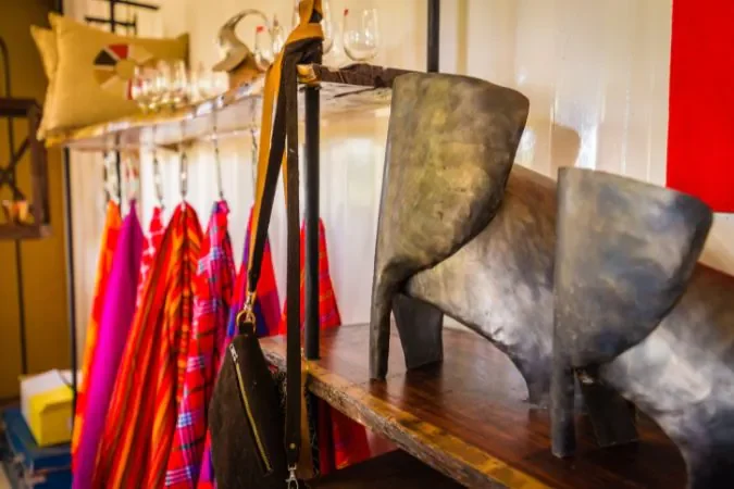 salas_camp_massai_gift_shop