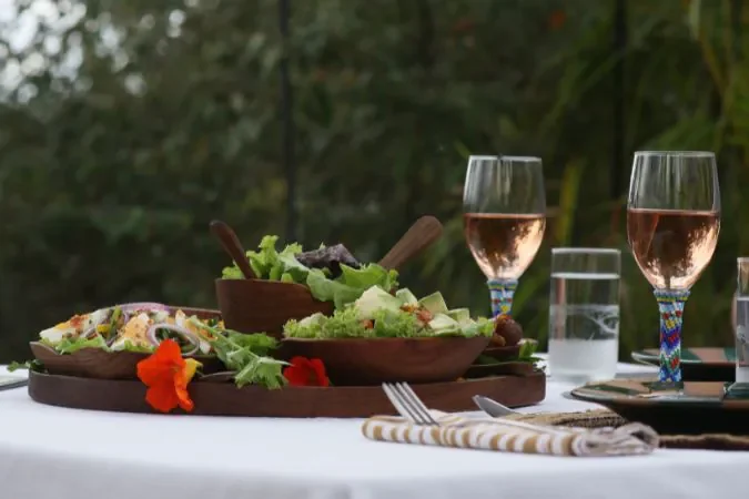 salas_camp_dining