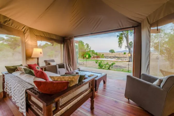 salas_camp_forest_honeymoon_tent