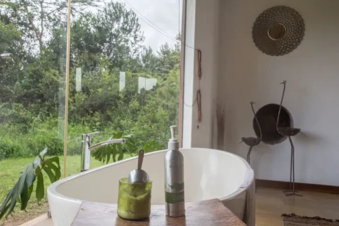 solio_lodge_cottage_hot_tub