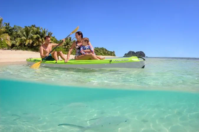 Vomo_Island_kayaking