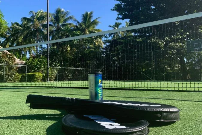 Vomo_Island_Tennis_court