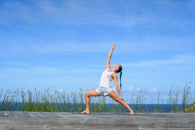 Vomo_Island_yoga