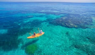 Vomo_Island_Fiji_kayaking