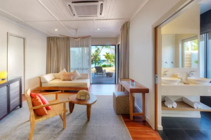 Vomo_Island_beachfront_retreat