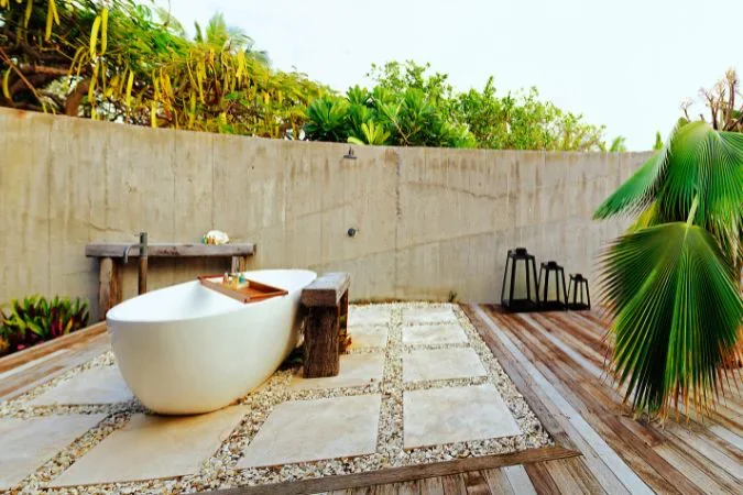 Vomo_Island_beachfront_retreat