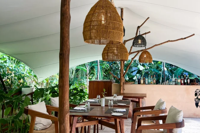 Ycona_dining_1