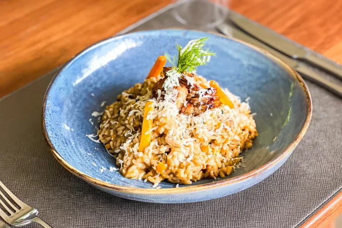 Ycona_dining_6