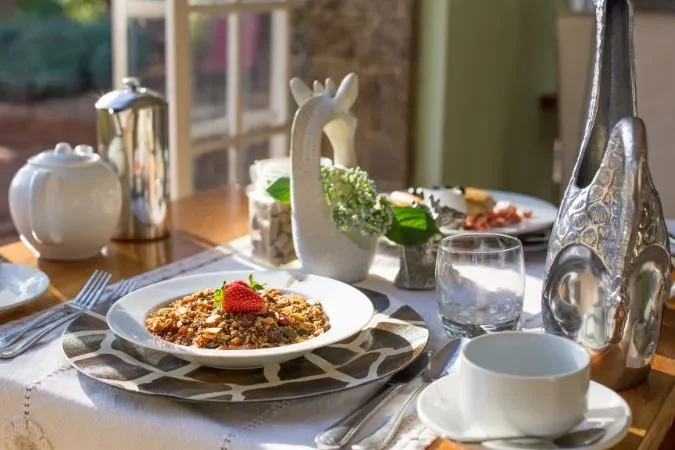 breakfast_giraffe_manor
