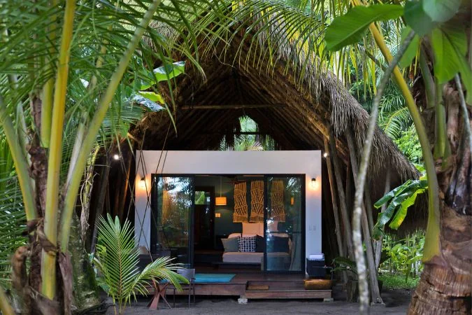Isla_Palenque_beachfront_bungallow
